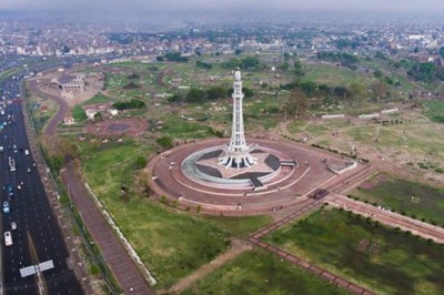 Lahore set to become first Asian city with environment-friendly roads