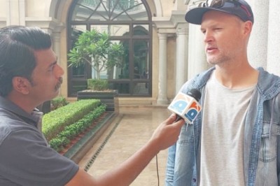 Pakistan aiming for World Cup semis despite back against the wall: coach