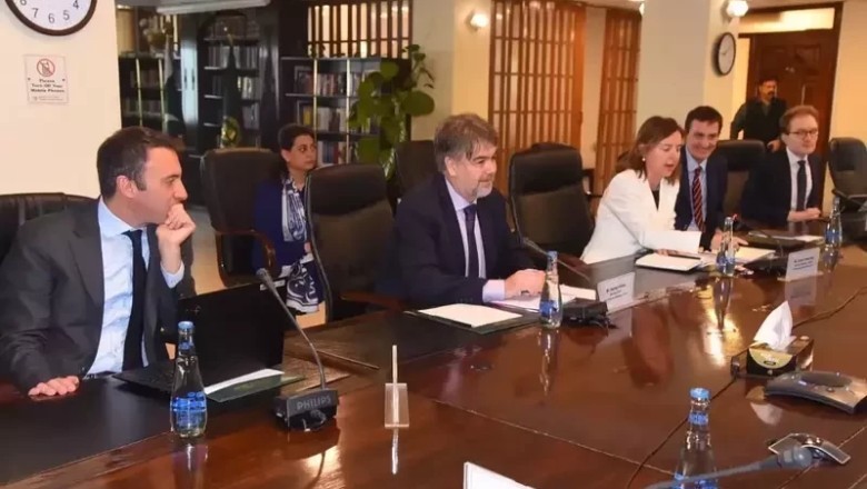 IMF demands to bring new taxpayers into tax net