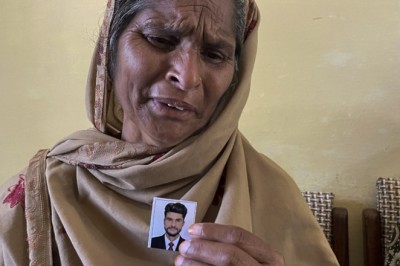 280 Pakistan families fear relatives died in boat disaster off Greece